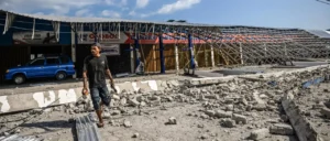 Miles de damnificados esperan ayuda tras el terremoto de Indonesia