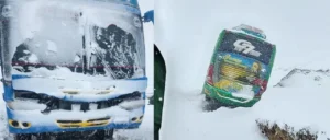 Reportan muerte de una niña tras quedar atrapada en un bus por la nevada en Cochabamba