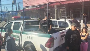 Detienen a más de 10 personas por robos durante incendio en Barrio Lindo