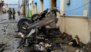 Coche bomba deja al menos diez heridos frente a una comisaría en Colombia
