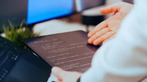 Inteligencia artificial abre oportunidades para generar ingresos desde plataformas digitales