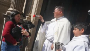 Decenas de perros recibieron la bendición por San Roque en La Paz