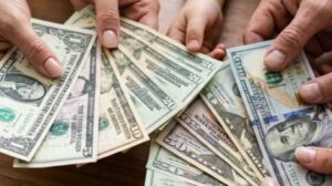 BCB cambia reglas para la venta de dólares y elimina límite de 10 centavos