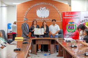 Parque Cretácico recibe reconocimiento por sus 20 años en Sucre