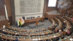 Se suspende la interpelación al ministro de Gobierno por falta de quórum