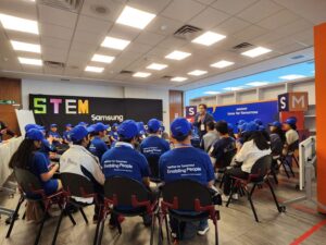 Más de 2.700 estudiantes bolivianos participan en programa de innovación