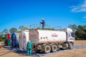 Gobierno eleva a Bs 6.000 millones los recursos destinados al abastecimiento de combustibles