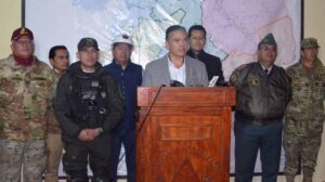 Mantienen perímetro de seguridad y evalúan viviendas