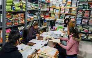 Cuestionan demoras y dificultades en procesos penales en Bolivia