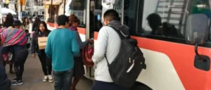 Micros de Sucre anuncian incremento del pasaje de Bs 3 a Bs 6 tras alza del diésel