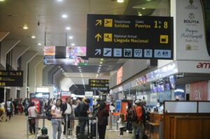 Bolivia cuenta con tres aeropuertos internacionales dentro de la red de la CAN