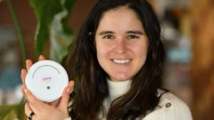 Colombiana desarrolla dispositivo portátil para identificar el riesgo de cáncer de mama