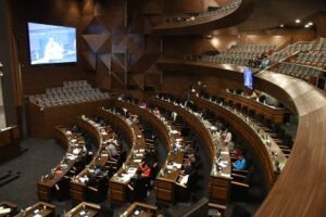Crédito de $us 1.900 millones del FMI pasa al Senado tras aprobación en Diputados