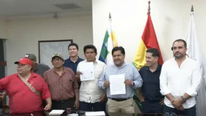 Productores de Santa Cruz y Beni suspenden bloqueos tras acuerdo por créditos