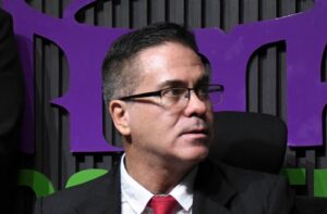 Urioste afirma que un empresario entregó su currículo antes de su designación como fiscal interino