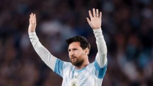 Messi se despide de Argentina con un gol y una noche histórica en el Monumental