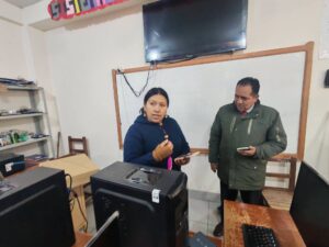 Gobierno prevé instalar 5.000 antenas Starlink en escuelas hasta mediados de 2027