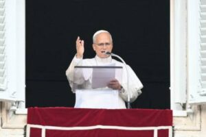 Papa León XIV reaparece en el Vaticano y anuncia su retorno gradual a las actividades