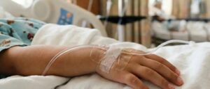 Diputado pide acelerar proyecto de eutanasia tras pedido de joven con cáncer