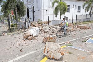 Sismo de magnitud 7,7 en Panamá deja 27 heridos y más de 400 edificaciones afectadas